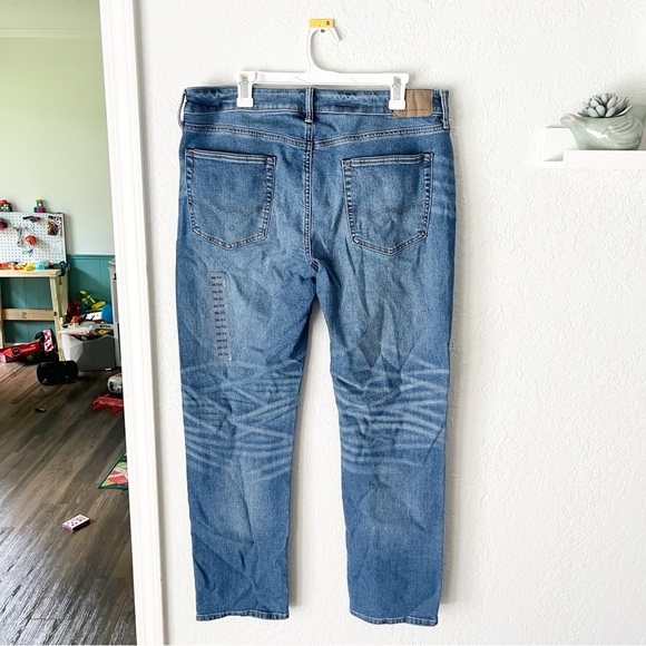 American Eagle Jeans Men's 36x32 AE Original Straight Classic Medium Wash NWOT - Picture 5 of 7